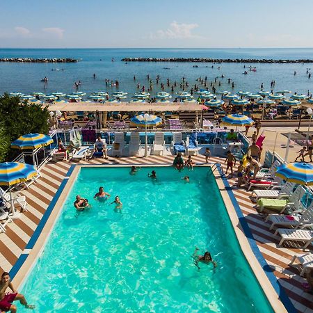 Bikini Tropicana Family Hotel Lido Di Savio Esterno foto