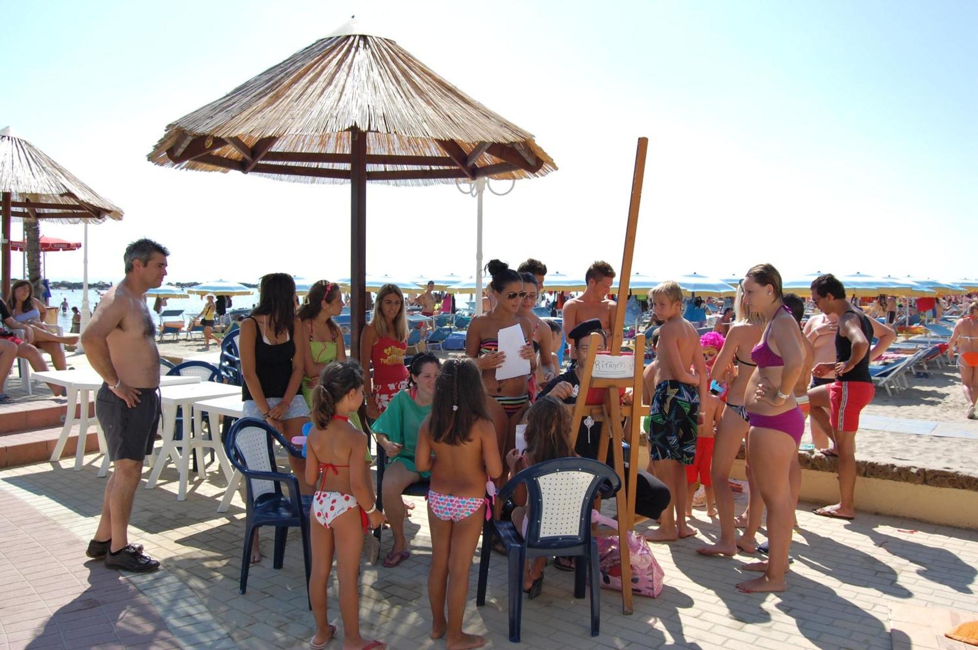 Bikini Tropicana Family Hotel Lido Di Savio Esterno foto