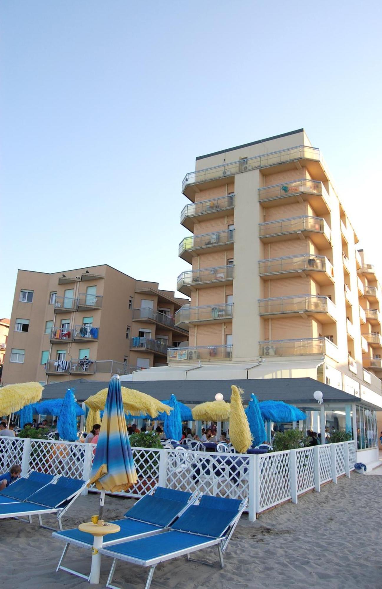 Bikini Tropicana Family Hotel Lido Di Savio Esterno foto