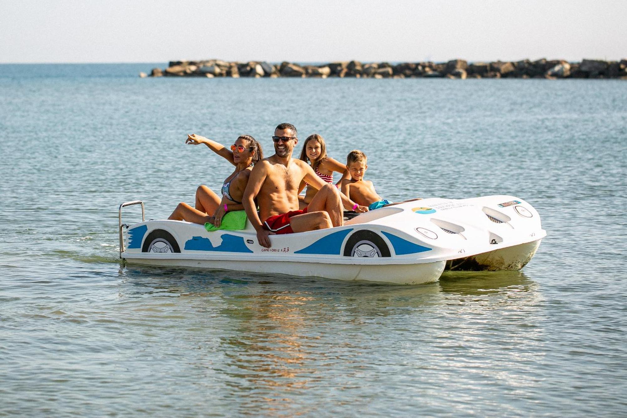 Bikini Tropicana Family Hotel Lido Di Savio Esterno foto
